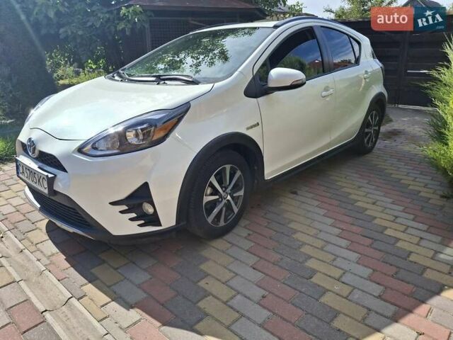 Білий Тойота Пріус, об'ємом двигуна 1.5 л та пробігом 126 тис. км за 13850 $, фото 3 на Automoto.ua