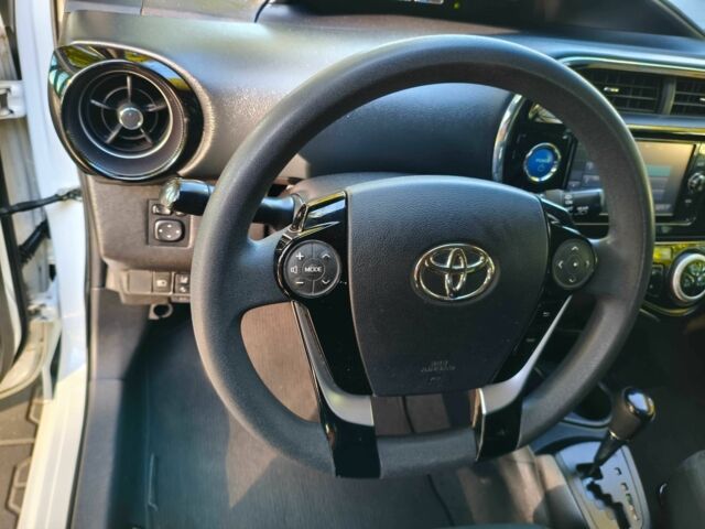 Білий Тойота Пріус, об'ємом двигуна 1.5 л та пробігом 73 тис. км за 12800 $, фото 13 на Automoto.ua