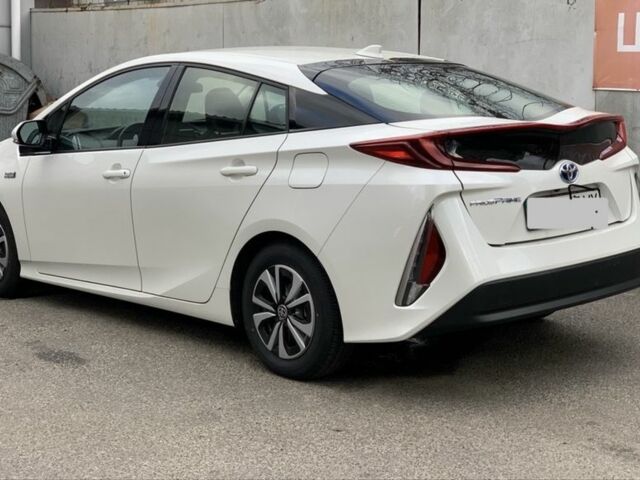 Белый Тойота Приус, объемом двигателя 1.8 л и пробегом 90 тыс. км за 21000 $, фото 1 на Automoto.ua