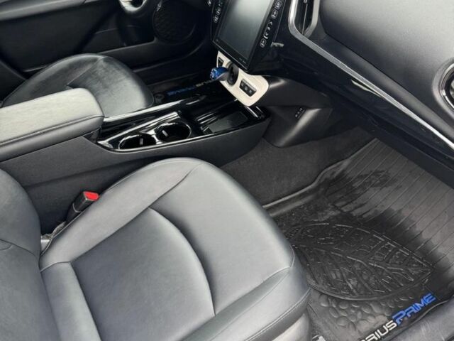 Белый Тойота Приус, объемом двигателя 1.8 л и пробегом 90 тыс. км за 21000 $, фото 7 на Automoto.ua