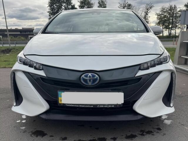 Белый Тойота Приус, объемом двигателя 1.8 л и пробегом 90 тыс. км за 21000 $, фото 3 на Automoto.ua