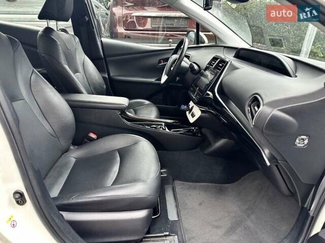 Белый Тойота Приус, объемом двигателя 1.8 л и пробегом 125 тыс. км за 17300 $, фото 7 на Automoto.ua