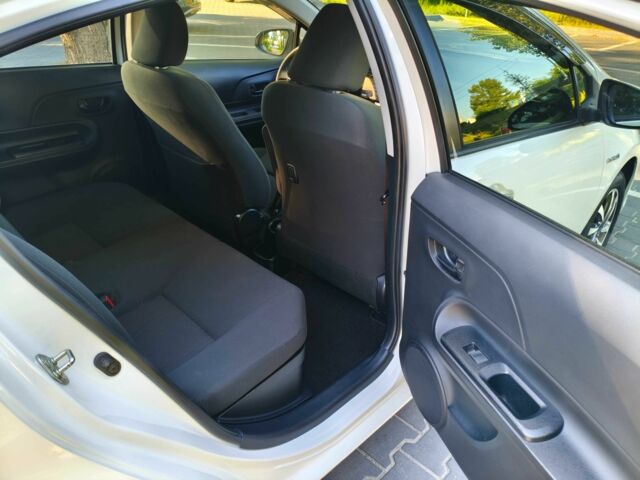 Білий Тойота Пріус, об'ємом двигуна 1.5 л та пробігом 73 тис. км за 12800 $, фото 9 на Automoto.ua