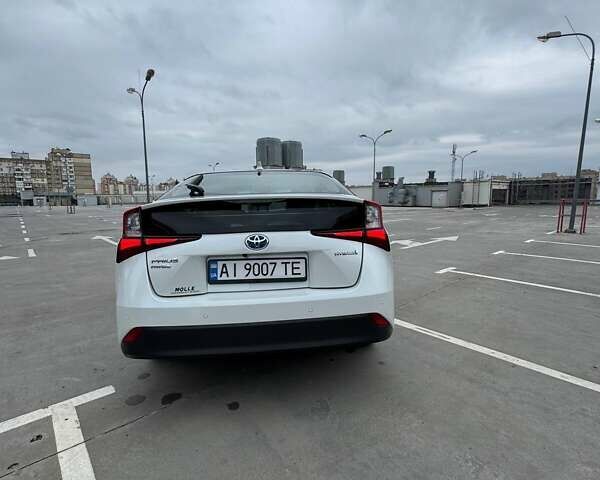 Белый Тойота Приус, объемом двигателя 1.8 л и пробегом 46 тыс. км за 20700 $, фото 20 на Automoto.ua