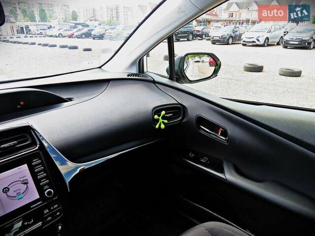 Белый Тойота Приус, объемом двигателя 1.8 л и пробегом 71 тыс. км за 22600 $, фото 11 на Automoto.ua