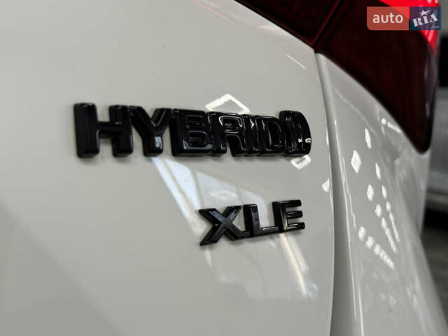 Белый Тойота Приус, объемом двигателя 1.8 л и пробегом 45 тыс. км за 22999 $, фото 21 на Automoto.ua