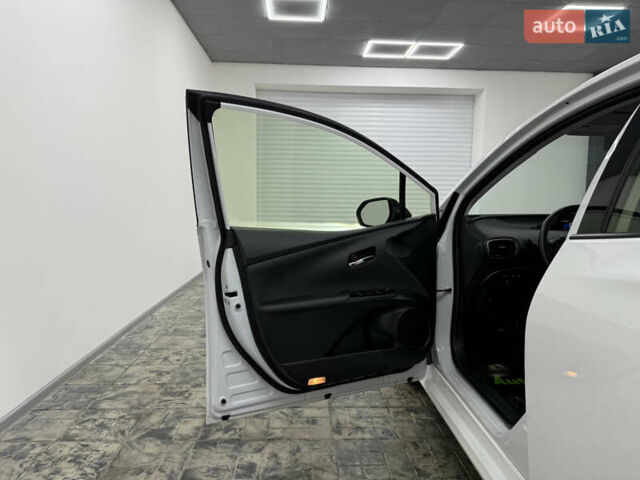 Белый Тойота Приус, объемом двигателя 1.8 л и пробегом 45 тыс. км за 22999 $, фото 18 на Automoto.ua