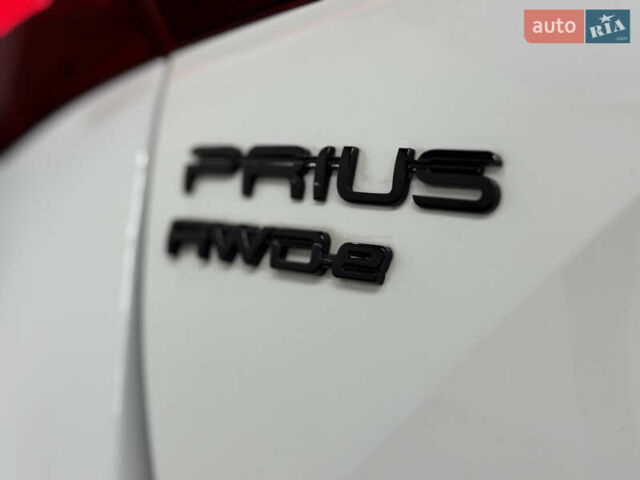 Белый Тойота Приус, объемом двигателя 1.8 л и пробегом 45 тыс. км за 22999 $, фото 20 на Automoto.ua