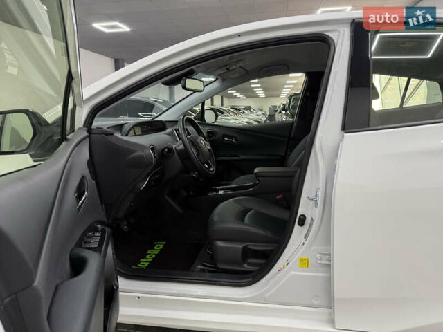 Белый Тойота Приус, объемом двигателя 1.8 л и пробегом 45 тыс. км за 22999 $, фото 17 на Automoto.ua