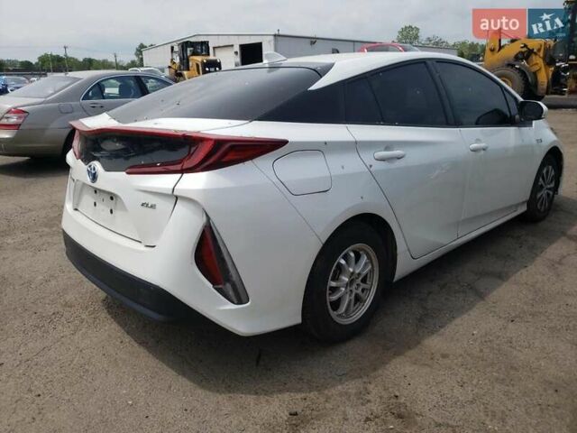 Белый Тойота Приус, объемом двигателя 1.8 л и пробегом 145 тыс. км за 5900 $, фото 2 на Automoto.ua