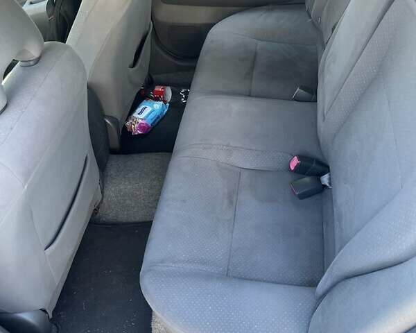 Белый Тойота Приус, объемом двигателя 1.6 л и пробегом 180 тыс. км за 5700 $, фото 1 на Automoto.ua