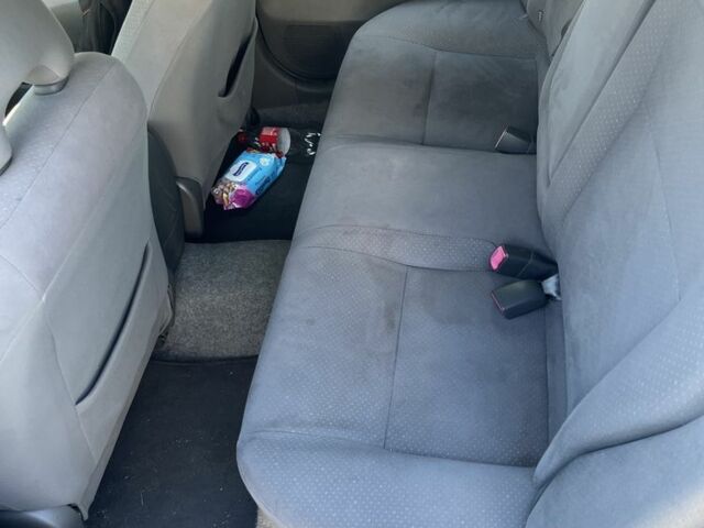 Белый Тойота Приус, объемом двигателя 1.6 л и пробегом 180 тыс. км за 5700 $, фото 2 на Automoto.ua