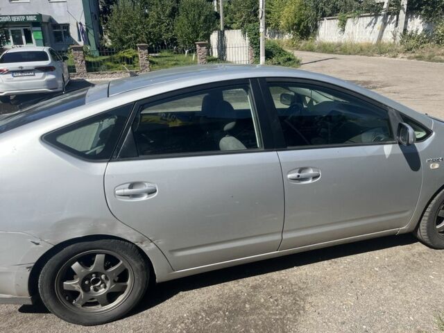 Белый Тойота Приус, объемом двигателя 1.6 л и пробегом 180 тыс. км за 5700 $, фото 4 на Automoto.ua