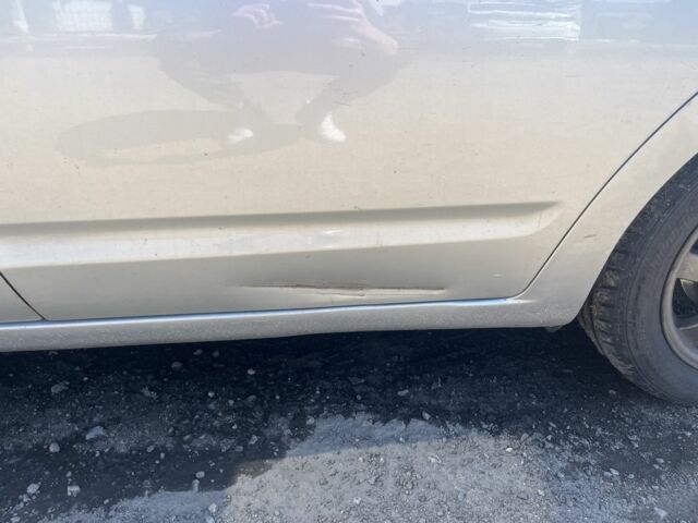 Белый Тойота Приус, объемом двигателя 1.6 л и пробегом 180 тыс. км за 5700 $, фото 8 на Automoto.ua