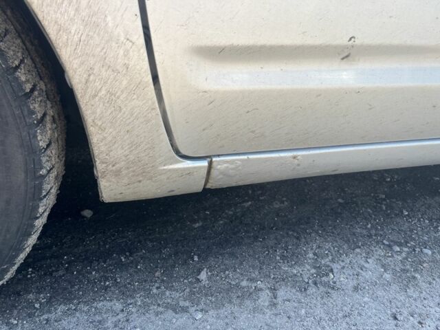 Белый Тойота Приус, объемом двигателя 1.6 л и пробегом 180 тыс. км за 5700 $, фото 7 на Automoto.ua