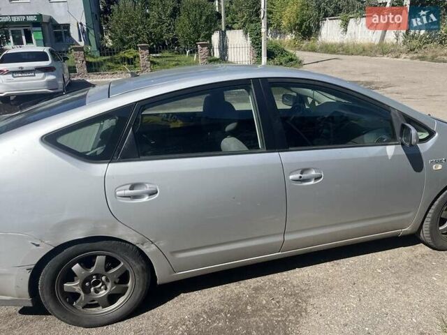 Белый Тойота Приус, объемом двигателя 1.6 л и пробегом 180 тыс. км за 5700 $, фото 3 на Automoto.ua