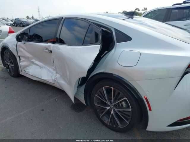 Белый Тойота Приус, объемом двигателя 0 л и пробегом 80 тыс. км за 21000 $, фото 9 на Automoto.ua