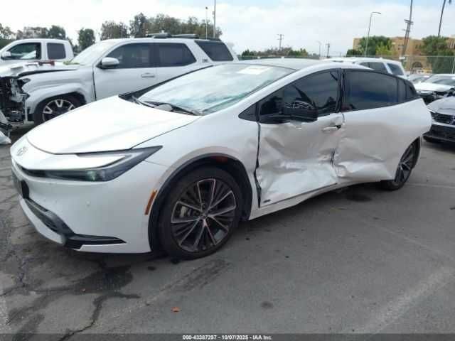 Белый Тойота Приус, объемом двигателя 0 л и пробегом 80 тыс. км за 21000 $, фото 10 на Automoto.ua