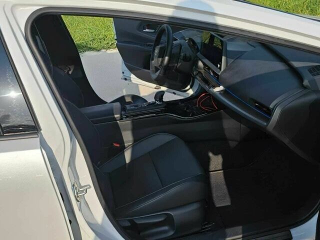 Белый Тойота Приус, объемом двигателя 2 л и пробегом 10 тыс. км за 8000 $, фото 6 на Automoto.ua