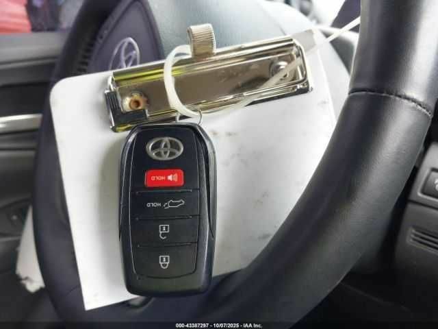 Белый Тойота Приус, объемом двигателя 0 л и пробегом 80 тыс. км за 21000 $, фото 6 на Automoto.ua