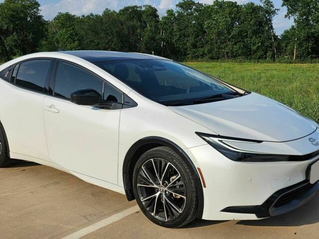 Белый Тойота Приус, объемом двигателя 2 л и пробегом 10 тыс. км за 8000 $, фото 2 на Automoto.ua
