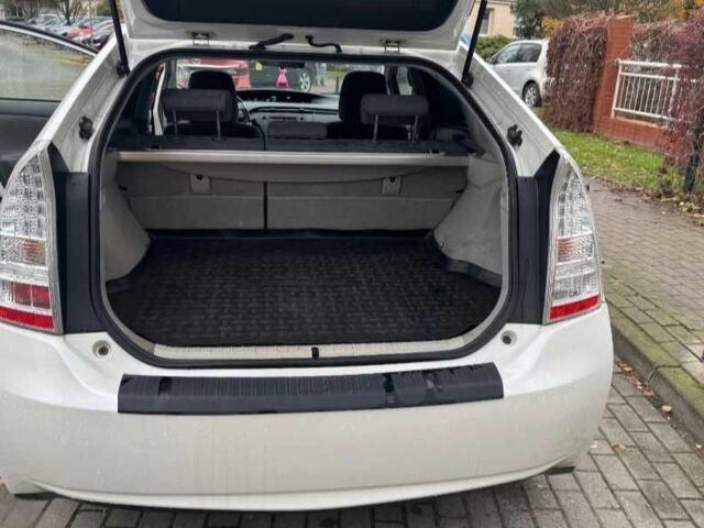 Белый Тойота Приус, объемом двигателя 1.8 л и пробегом 211 тыс. км за 2430 $, фото 3 на Automoto.ua