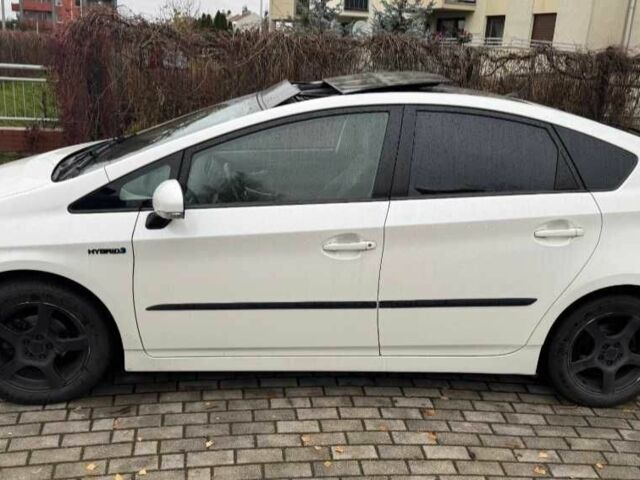 Белый Тойота Приус, объемом двигателя 1.8 л и пробегом 211 тыс. км за 2430 $, фото 6 на Automoto.ua