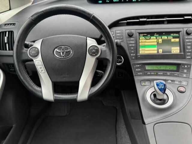 Белый Тойота Приус, объемом двигателя 1.8 л и пробегом 211 тыс. км за 2430 $, фото 8 на Automoto.ua