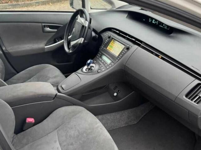 Белый Тойота Приус, объемом двигателя 1.8 л и пробегом 211 тыс. км за 2430 $, фото 9 на Automoto.ua