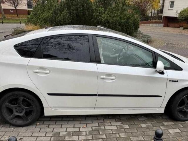 Белый Тойота Приус, объемом двигателя 1.8 л и пробегом 211 тыс. км за 2430 $, фото 2 на Automoto.ua