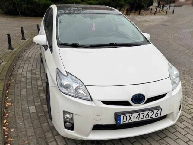 Белый Тойота Приус, объемом двигателя 1.8 л и пробегом 211 тыс. км за 2430 $, фото 1 на Automoto.ua