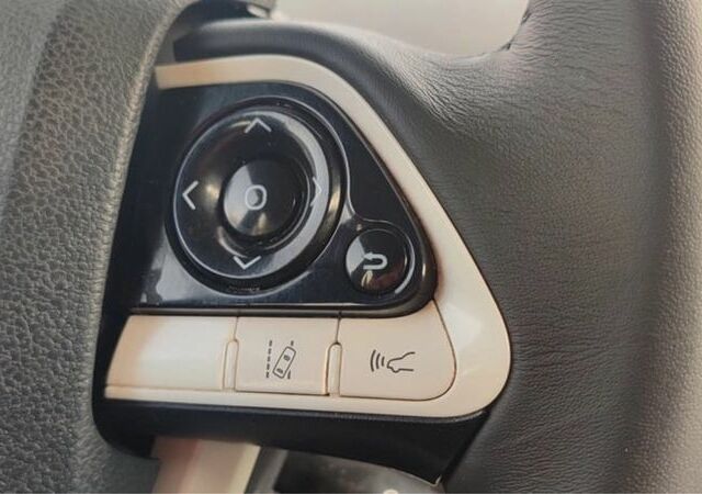 Белый Тойота Приус, объемом двигателя 0 л и пробегом 43 тыс. км за 14900 $, фото 6 на Automoto.ua