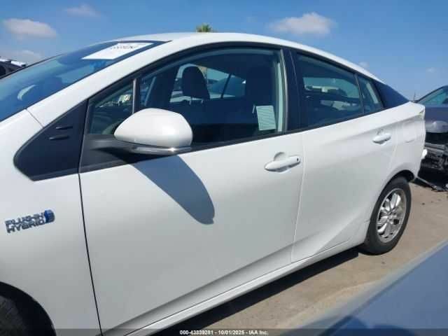 Белый Тойота Приус, объемом двигателя 1.8 л и пробегом 117 тыс. км за 7000 $, фото 14 на Automoto.ua