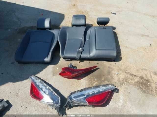 Белый Тойота Приус, объемом двигателя 1.8 л и пробегом 117 тыс. км за 7000 $, фото 11 на Automoto.ua