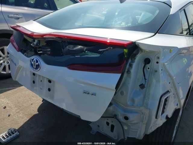 Белый Тойота Приус, объемом двигателя 1.8 л и пробегом 117 тыс. км за 7000 $, фото 5 на Automoto.ua