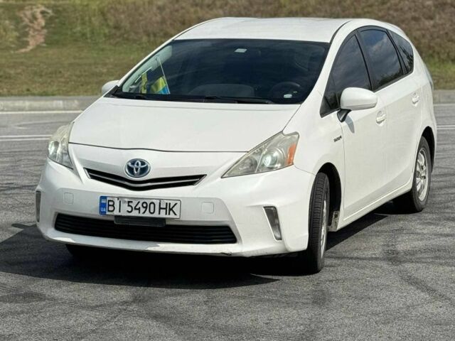 Белый Тойота Приус, объемом двигателя 1.8 л и пробегом 300 тыс. км за 9000 $, фото 1 на Automoto.ua