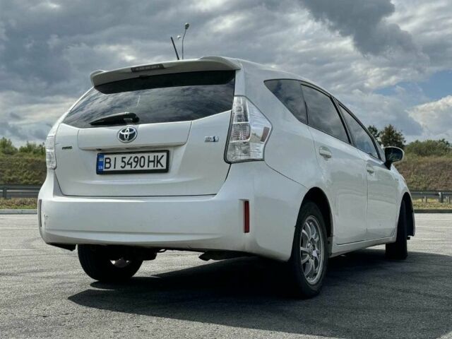 Белый Тойота Приус, объемом двигателя 1.8 л и пробегом 300 тыс. км за 9000 $, фото 3 на Automoto.ua