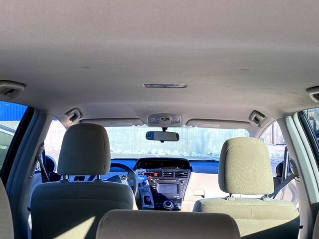 Білий Тойота Пріус, об'ємом двигуна 1.8 л та пробігом 212 тис. км за 15000 $, фото 7 на Automoto.ua