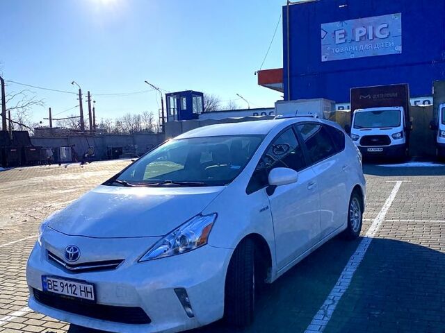 Білий Тойота Пріус, об'ємом двигуна 1.8 л та пробігом 212 тис. км за 15000 $, фото 2 на Automoto.ua