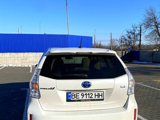 Білий Тойота Пріус, об'ємом двигуна 1.8 л та пробігом 212 тис. км за 15000 $, фото 4 на Automoto.ua
