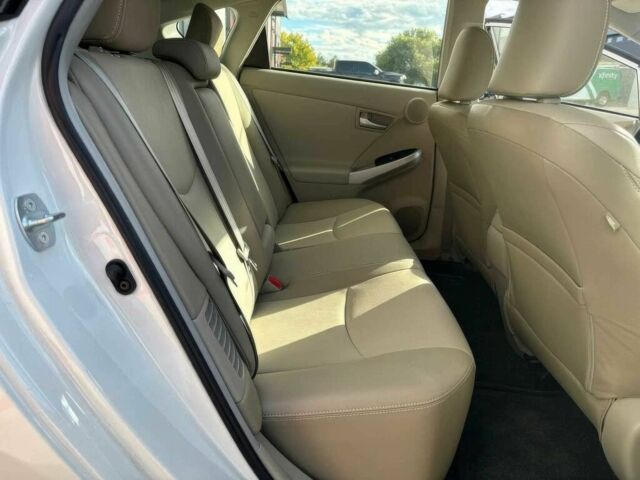 Тойота Приус 2013 в Черновцах на Automoto.ua Белый Тойота Приус, объемом двигателя 1.8 л и пробегом 87 тыс. км за 2100 $, фото 12 на Automoto.ua