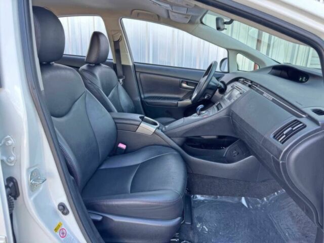 Білий Тойота Пріус, об'ємом двигуна 1.8 л та пробігом 84 тис. км за 2000 $, фото 7 на Automoto.ua