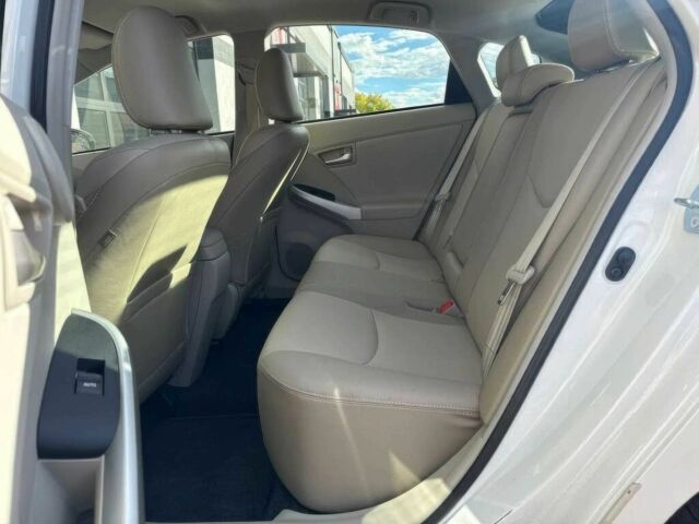 Тойота Приус 2013 в Черновцах на Automoto.ua Белый Тойота Приус, объемом двигателя 1.8 л и пробегом 87 тыс. км за 2100 $, фото 11 на Automoto.ua