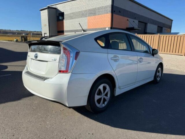 Тойота Приус 2013 в Черновцах на Automoto.ua Белый Тойота Приус, объемом двигателя 1.8 л и пробегом 87 тыс. км за 2100 $, фото 4 на Automoto.ua