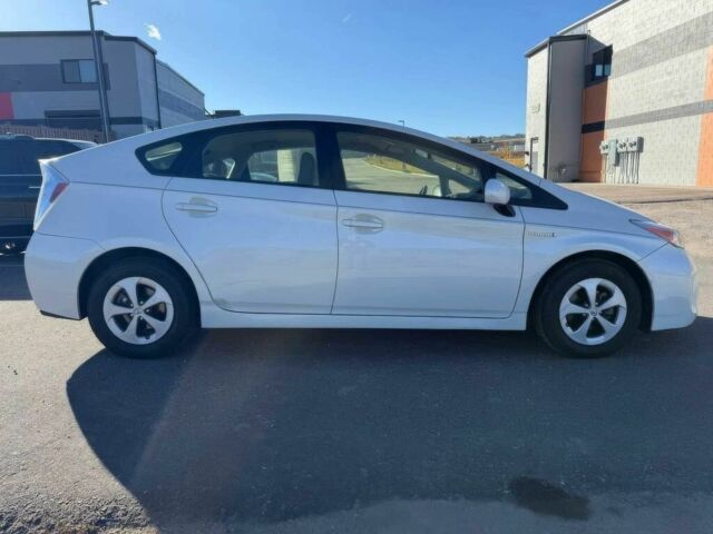 Тойота Приус 2013 в Черновцах на Automoto.ua Белый Тойота Приус, объемом двигателя 1.8 л и пробегом 87 тыс. км за 2100 $, фото 5 на Automoto.ua