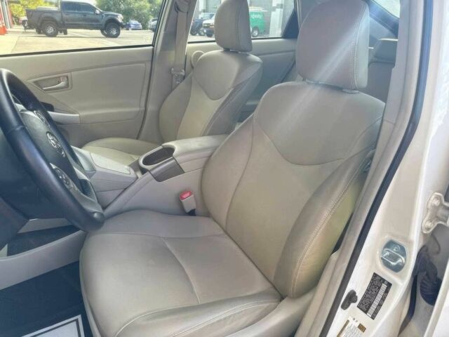 Тойота Приус 2013 в Черновцах на Automoto.ua Белый Тойота Приус, объемом двигателя 1.8 л и пробегом 87 тыс. км за 2100 $, фото 10 на Automoto.ua