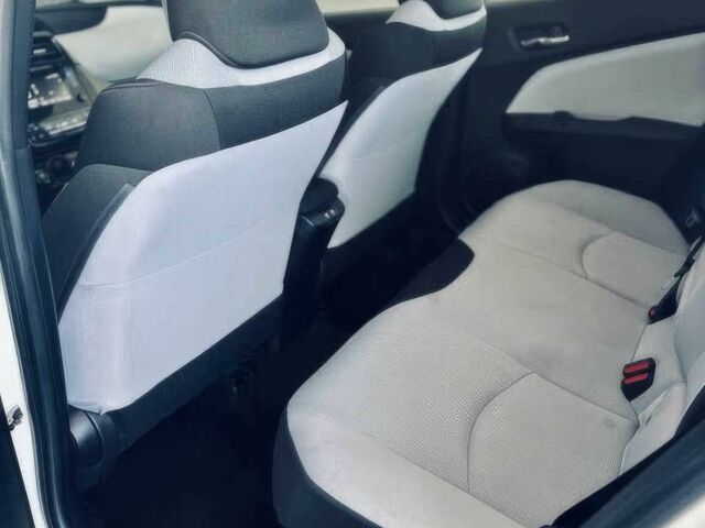 Білий Тойота Пріус, об'ємом двигуна 1.8 л та пробігом 32 тис. км за 15000 $, фото 8 на Automoto.ua