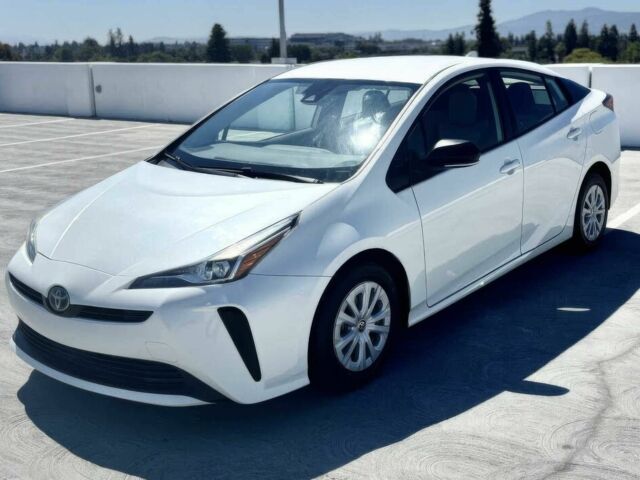 Білий Тойота Пріус, об'ємом двигуна 1.8 л та пробігом 32 тис. км за 15000 $, фото 3 на Automoto.ua