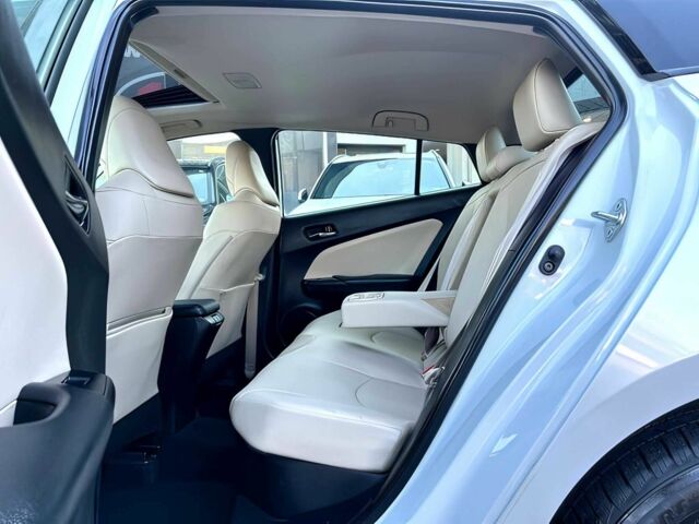 Белый Тойота Приус, объемом двигателя 1.8 л и пробегом 16 тыс. км за 12000 $, фото 10 на Automoto.ua