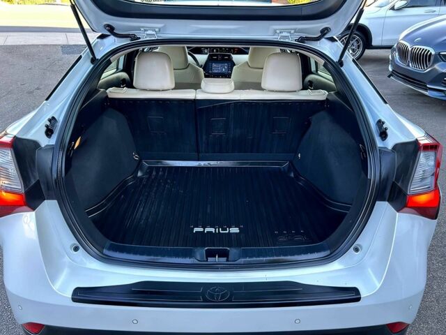 Белый Тойота Приус, объемом двигателя 1.8 л и пробегом 16 тыс. км за 12000 $, фото 12 на Automoto.ua